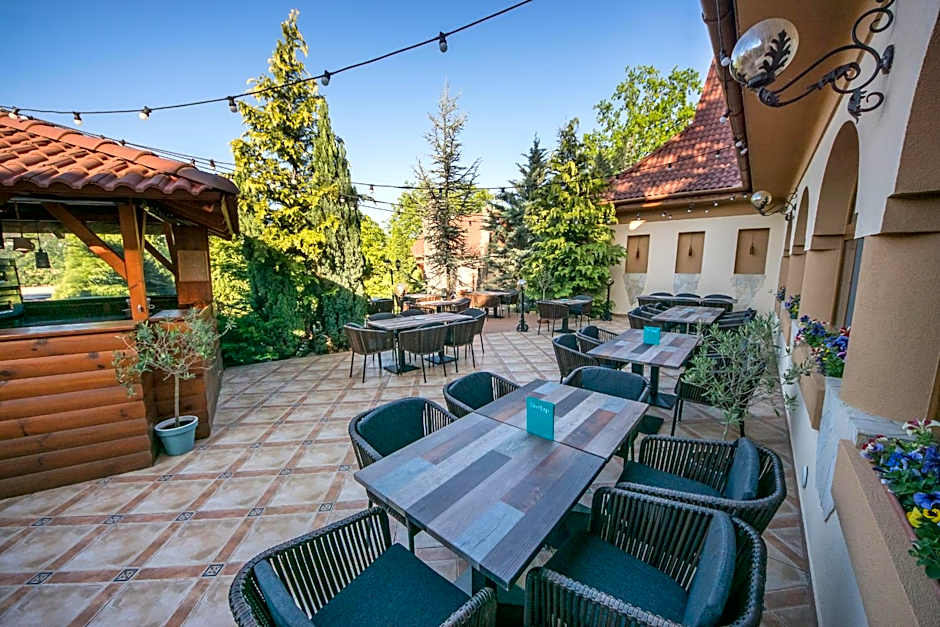 Platan Garden Rooms & Restaurant