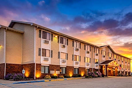 Capital O Amerihost Inn and Suites Kingdom City Hwy 54 MO