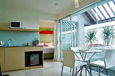 HARRIS Sunset Suite