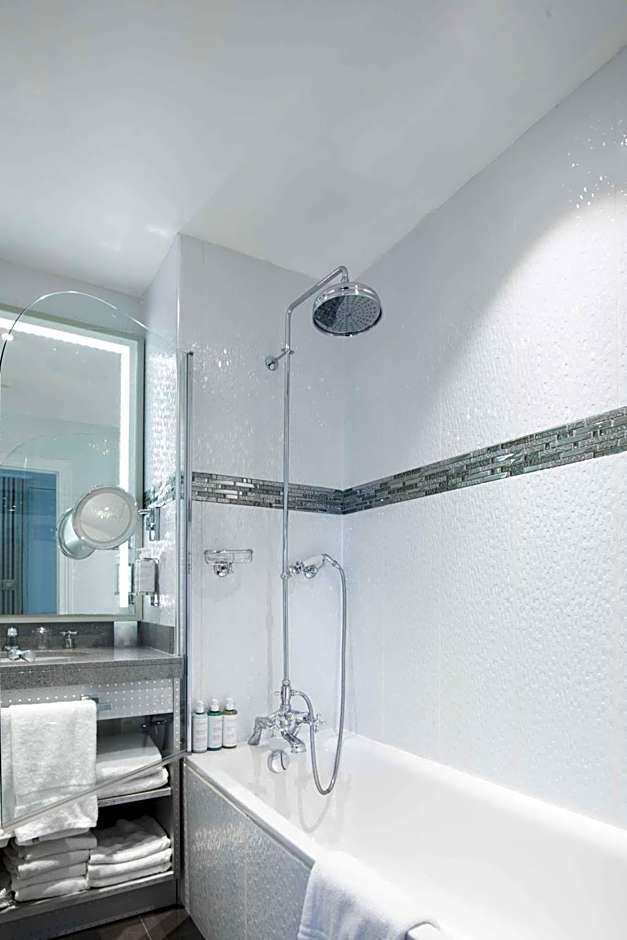 Maison Astor Paris Curio Collection by Hilton