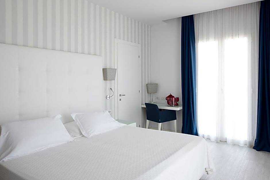 Hotel Fedora Riccione - FRONTE MARE