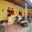OYO Life 92954 Shanti Kost