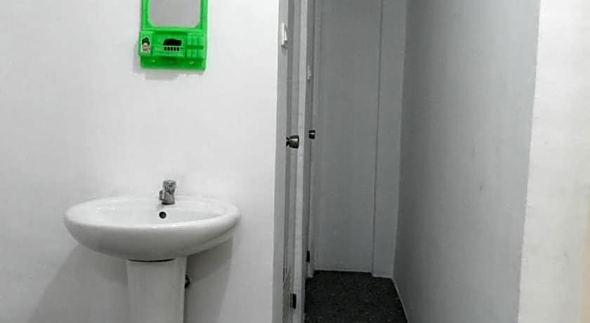 The Victorian by Stevrena Accommodations