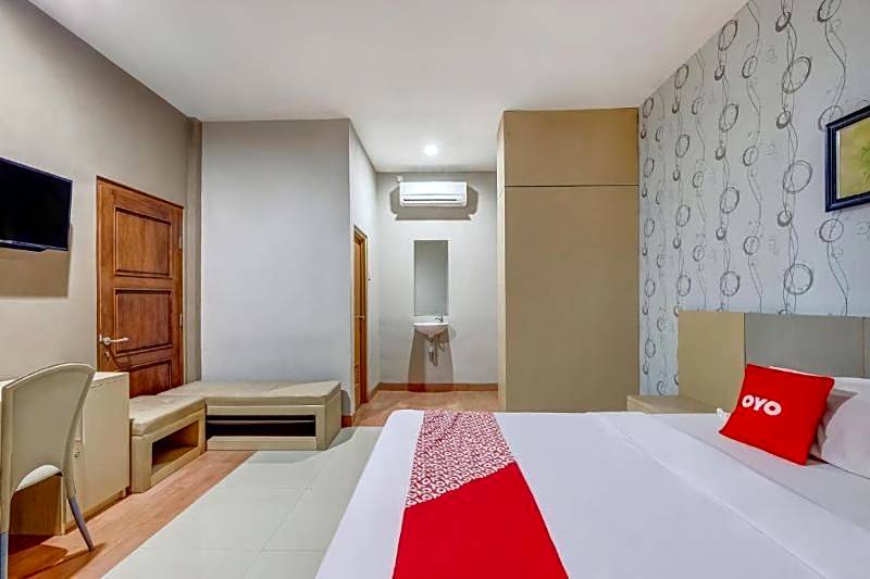 OYO Flagship Tembok Batu Residence