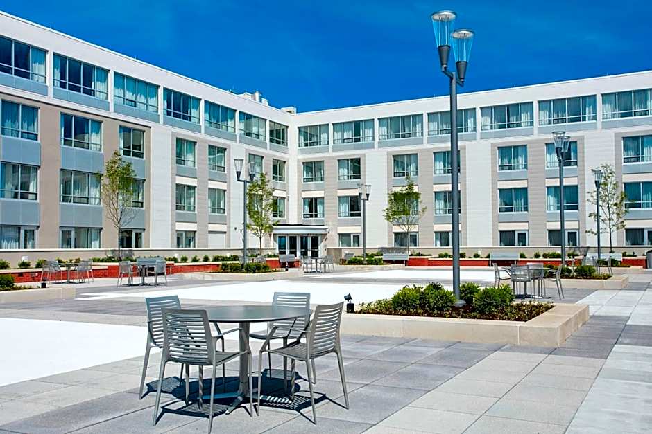 Courtyard by Marriott Erie Bayfront