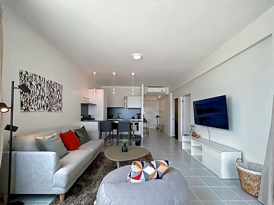 Seaview 2 bed in the heart of Hua Hin - BP2