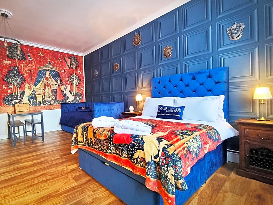 Ricky Road Guest House - Premium