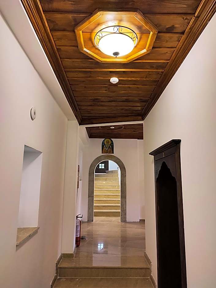 Guest Mansion, Гостински Палат