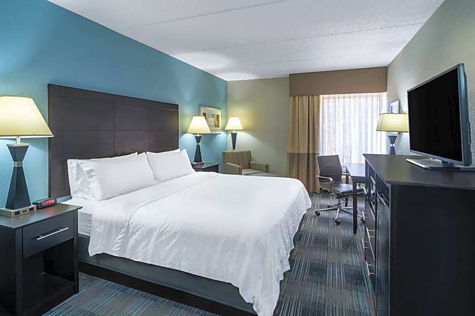 Holiday Inn Express Forsyth By IHG