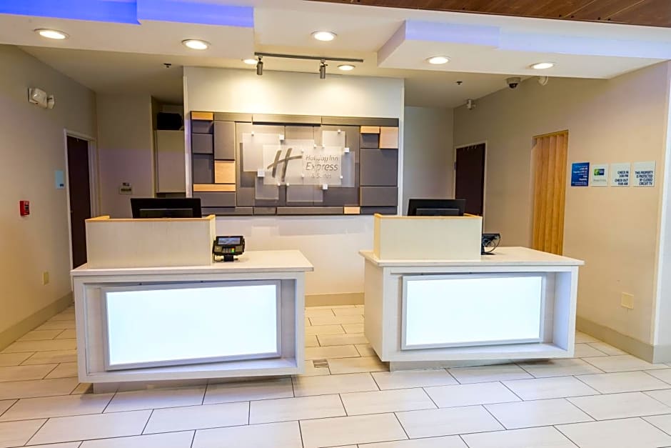 Holiday Inn Express Hotel & Suites Clinton By IHG