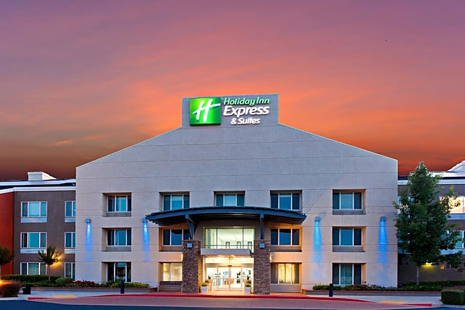 Holiday Inn Express & Suites Elk Grove West I-5 By IHG