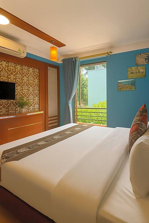 Photo 1 of 7 of Deluxe Double Room with Balcony
