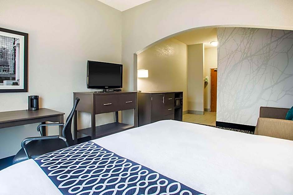 La Quinta Inn & Suites by Wyndham Pontoon Beach