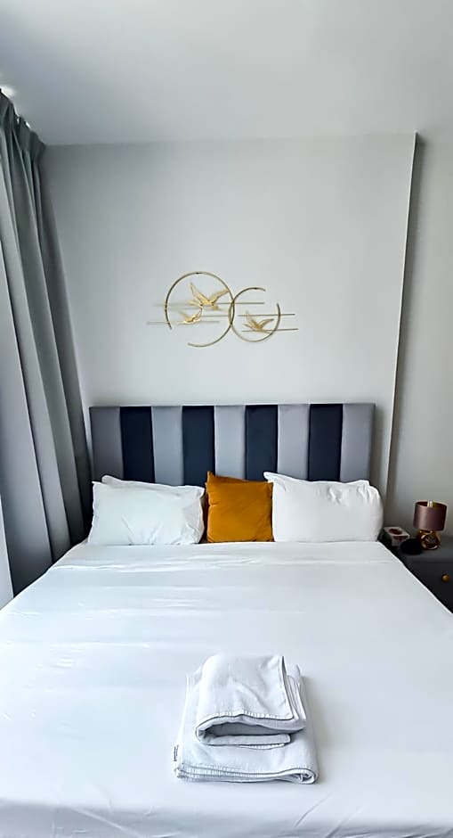 Spacious Apartment Marina View