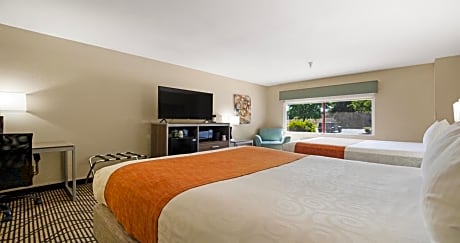 Queen Room with Two Queen Beds - Pet Friendly/Non-Smoking