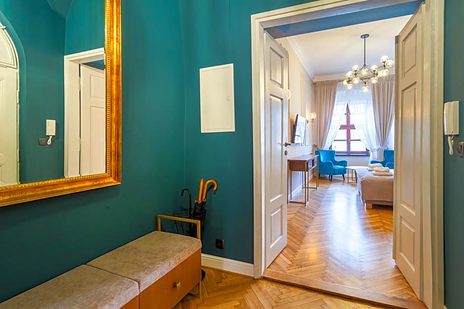 MR 3 Apartments