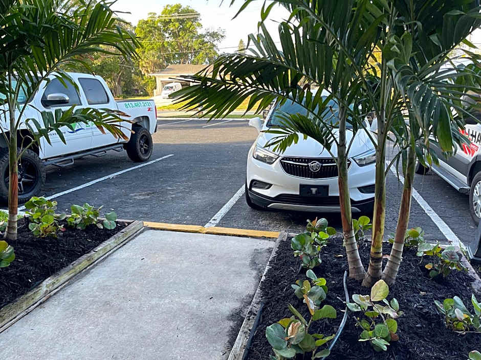 All-New, Ground-Floor, Huge Pool, Tiki Bar & Grill