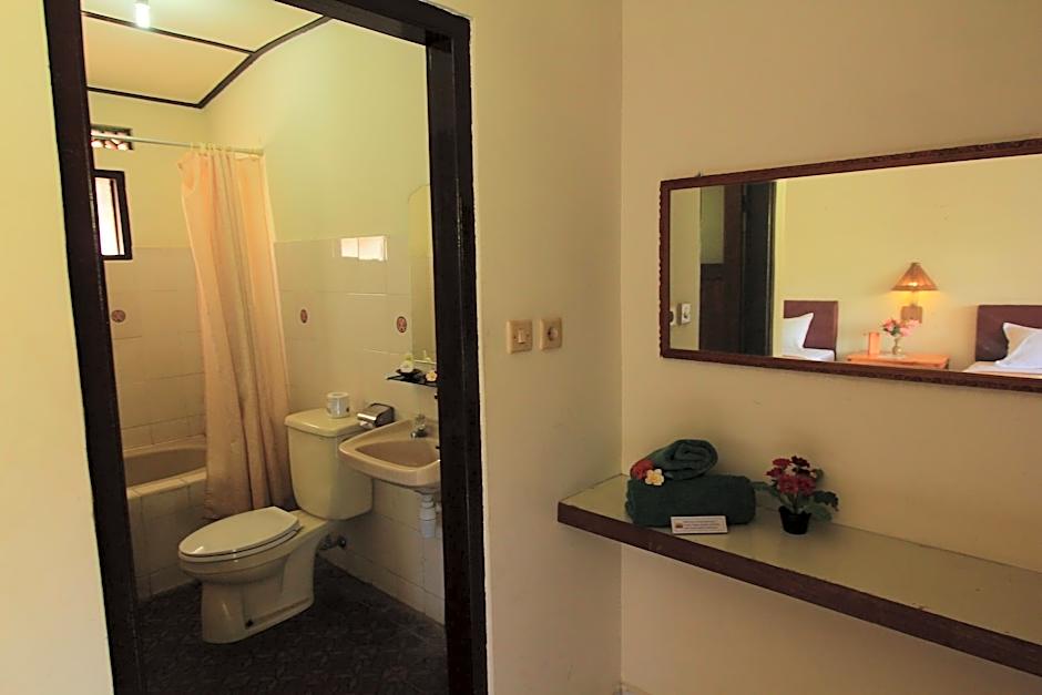 Lovina Beach Hotel
