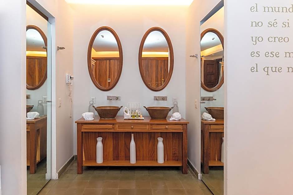 Del Carmen Concept Hotel