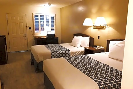 Deluxe Queen Room with Two Queen Beds