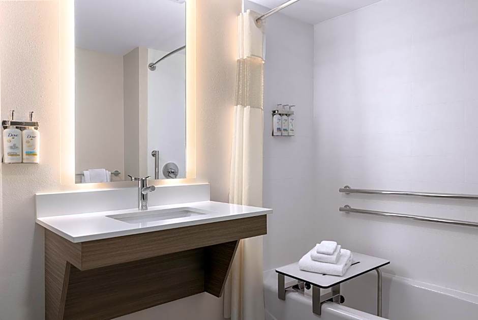 Holiday Inn Express Fayetteville-Fort Bragg