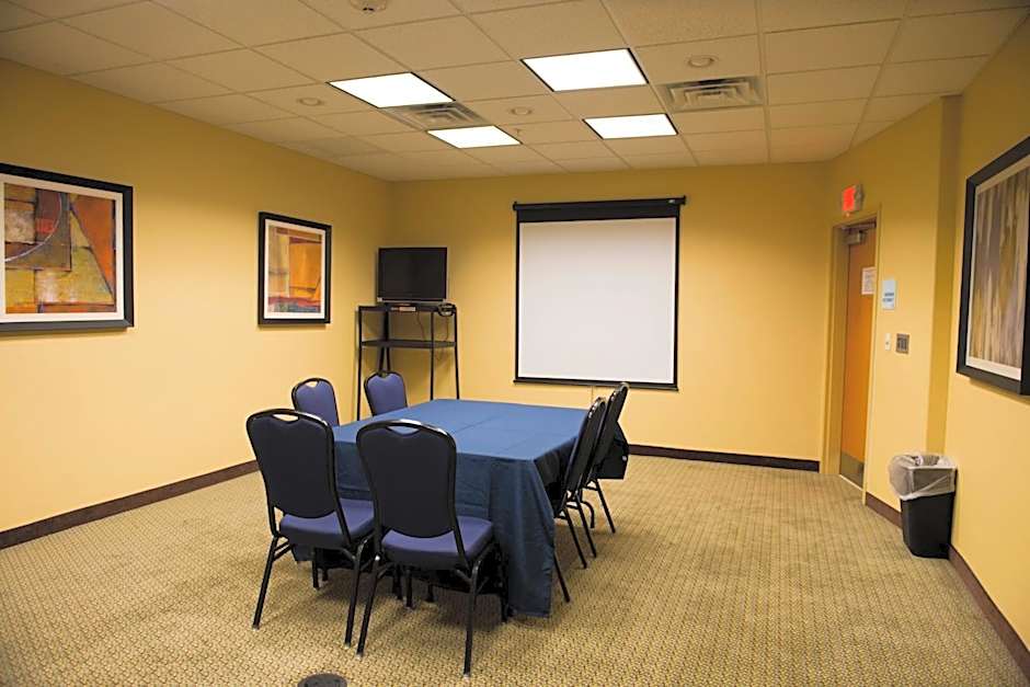Holiday Inn Express Hotel & Suites Atlanta East - Lithonia By IHG