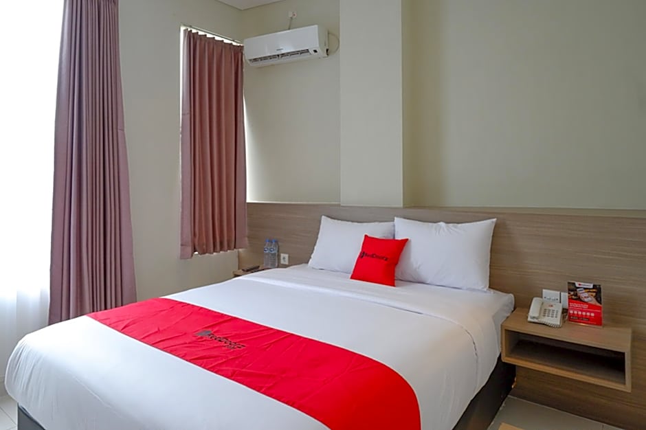 RedDoorz near Exit Tol Banyumanik 2