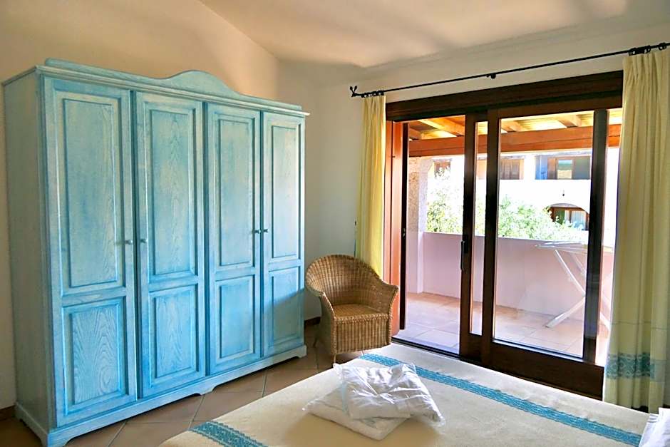 Residence with private beach in Marinella