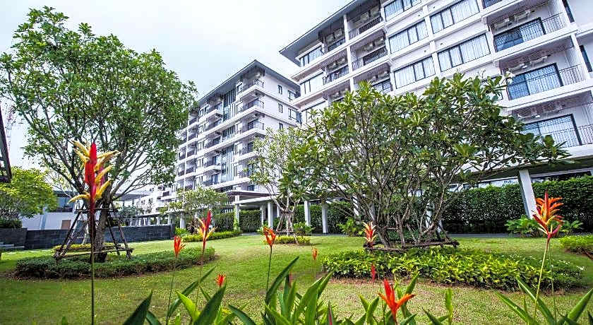 Burgundy Residence 304