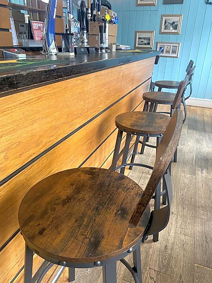 Rose and Crown Hotel & Hope and Anchor Bar