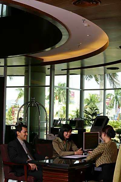 President Executive Club – Bekasi, ID