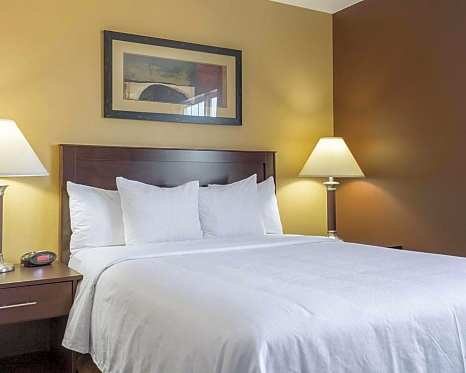 Mainstay Suites Minot