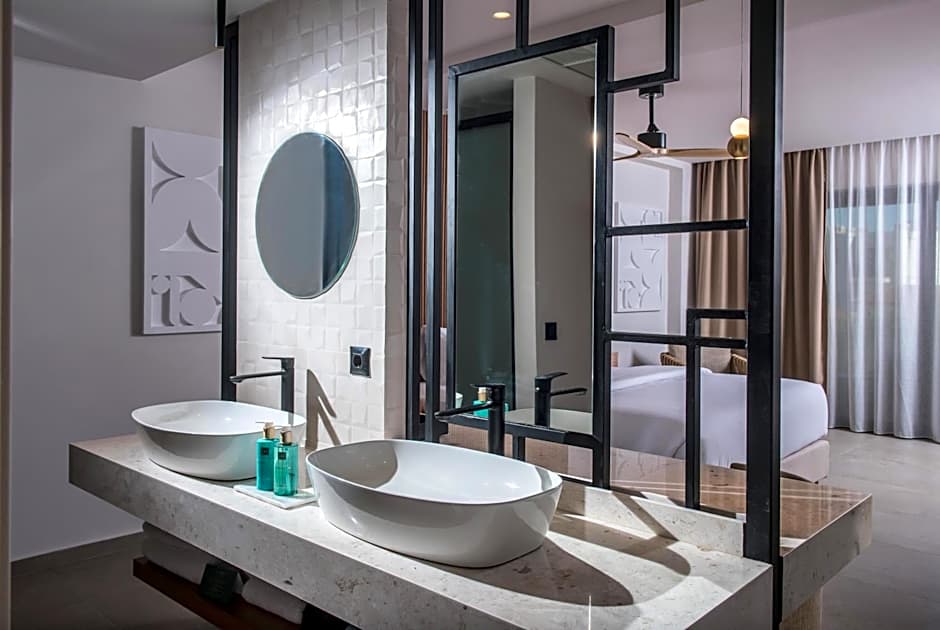 Noble Hotel & Suites - Adults Only