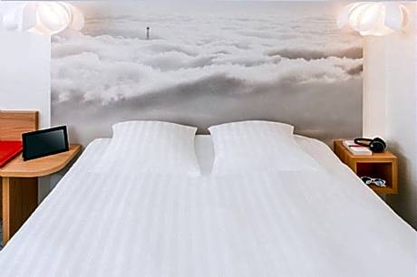 Connecting Family Room