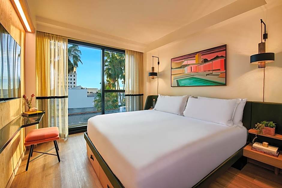 Hollywood Volume, a Tribute Portfolio Hotel