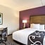 La Quinta Inn & Suites by Wyndham Baltimore Bwi Airport