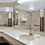 La Quinta Inn & Suites by Wyndham Tucson Airport
