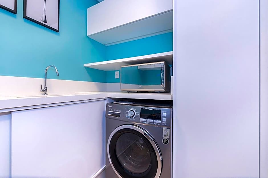 Adra 105 - Excelente apartamento no centro de Bombinhas - Rooftop com piscina e academia - À poucos metros da praia - (Consultar serviços de roupas de cama e banho)