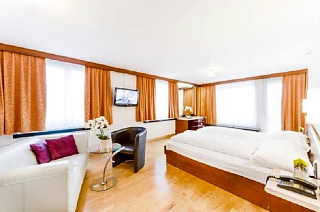 Hotel Linde - 24h Self Check-in