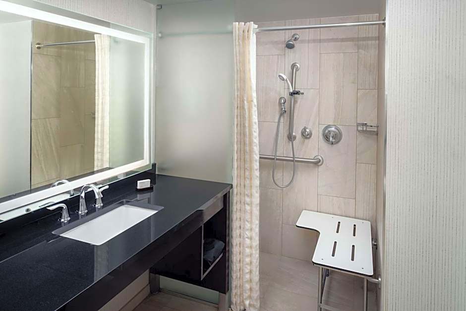 Embassy Suites by Hilton Washington DC Chevy Chase Pavilion