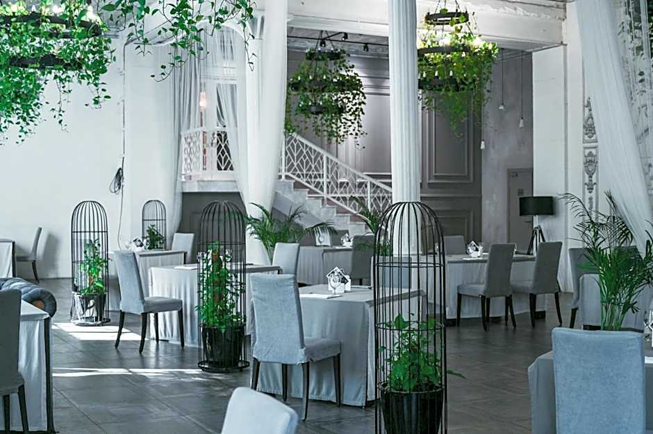 Alexandrovskiy Hotel