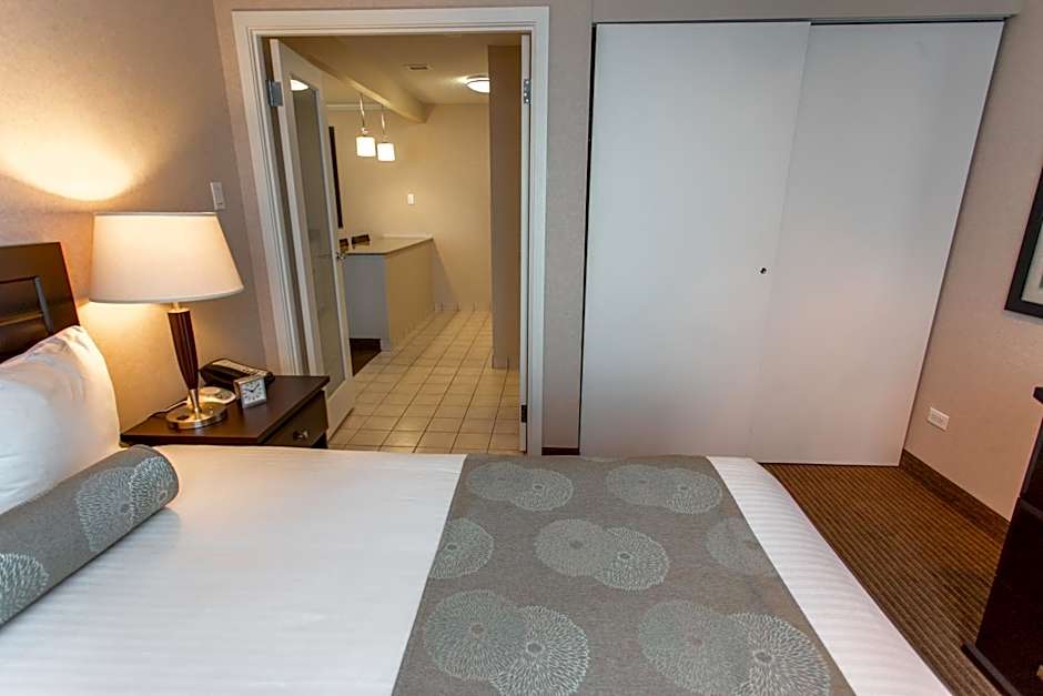 Campus Tower Suite Hotel
