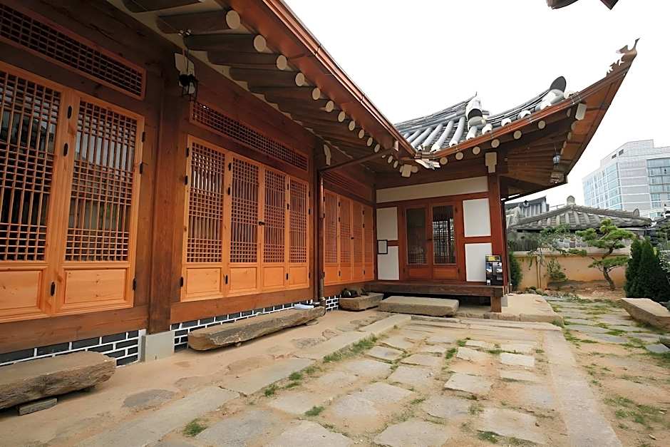 Gaeunchae Hanok Guesthouse Jeonju 2 (Korea Quality)