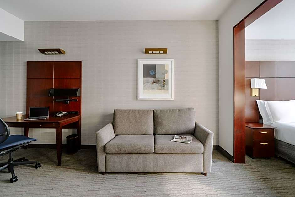 Club Quarters Hotel, Wacker at Michigan