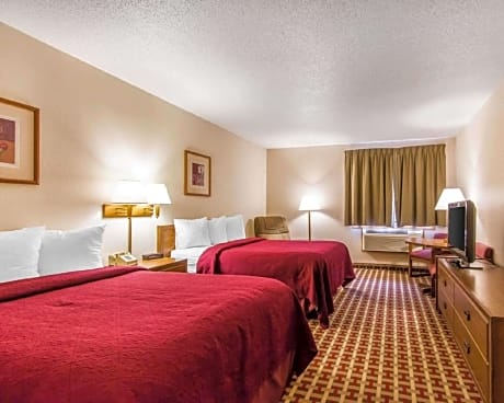2 Double Beds, Smoking