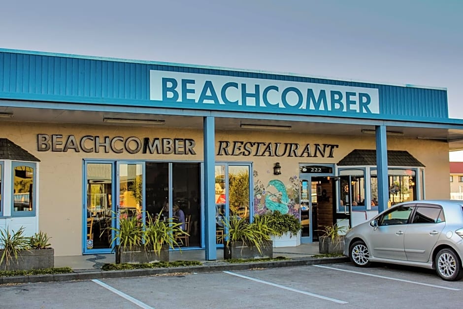 Beachcomber Lodge & Backpacker