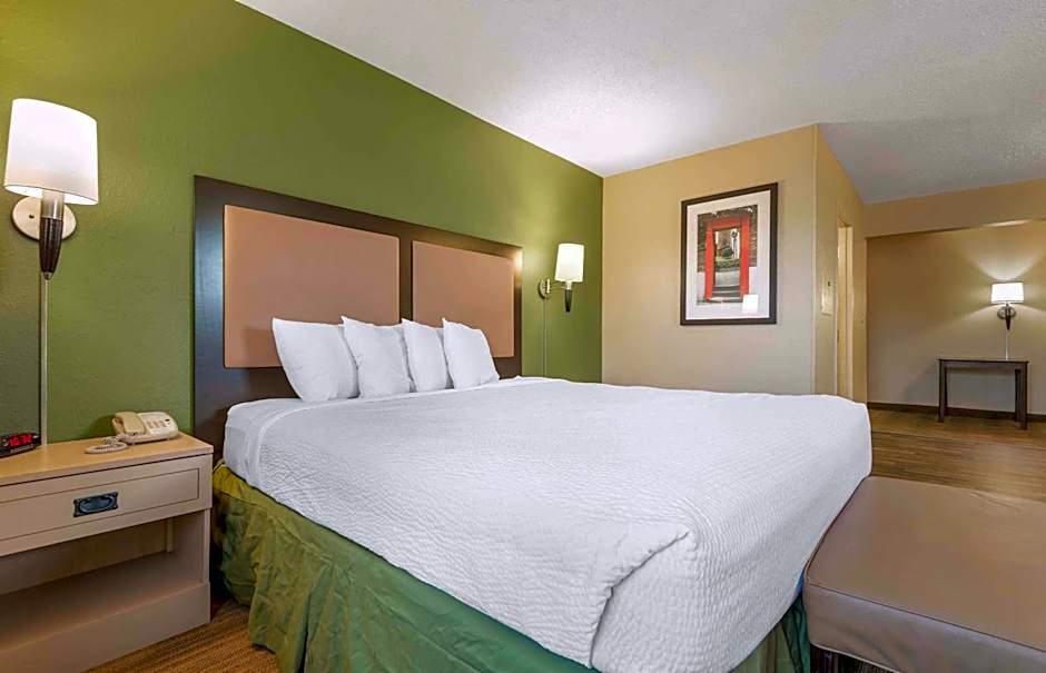 Studio 6 Corporate Extended Stay Buffalo Amherst NY