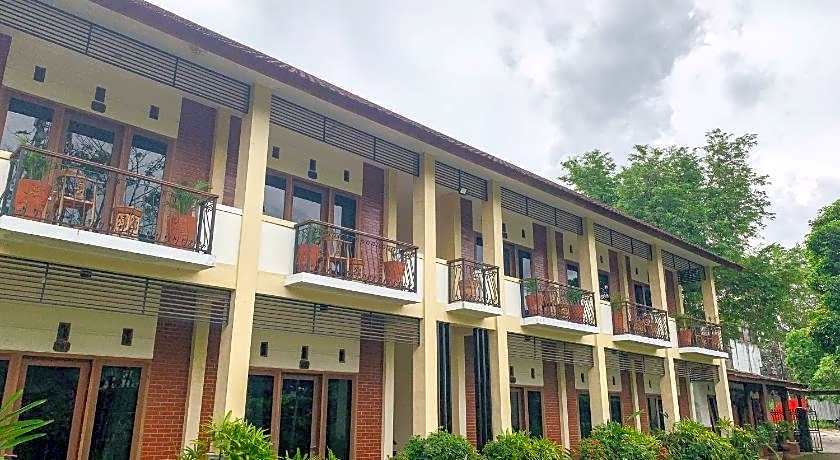 OYO 261 Sasono Putro Guest House