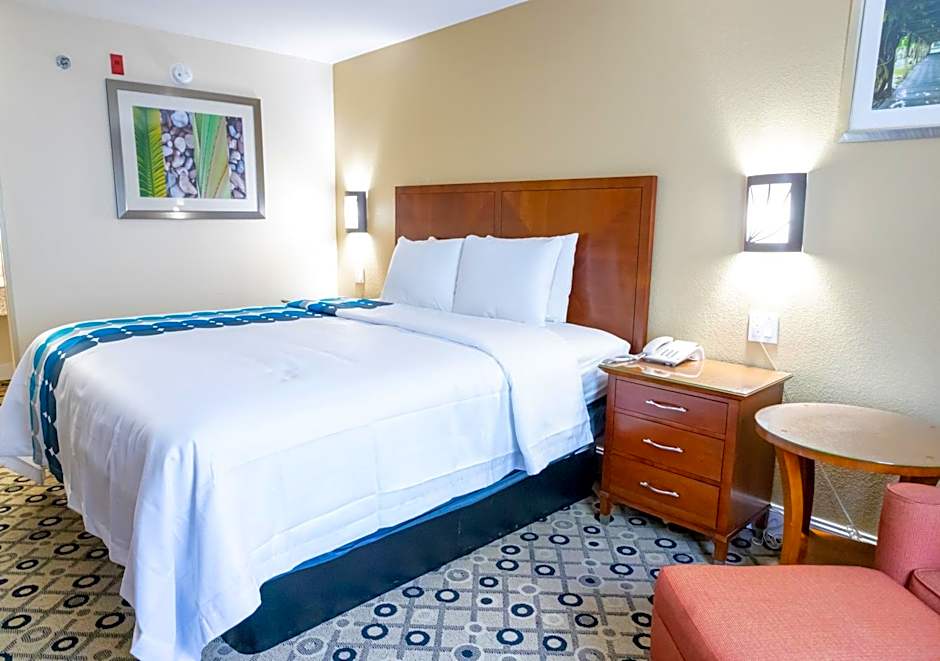 Baymont by Wyndham College Park Atlanta Airport South