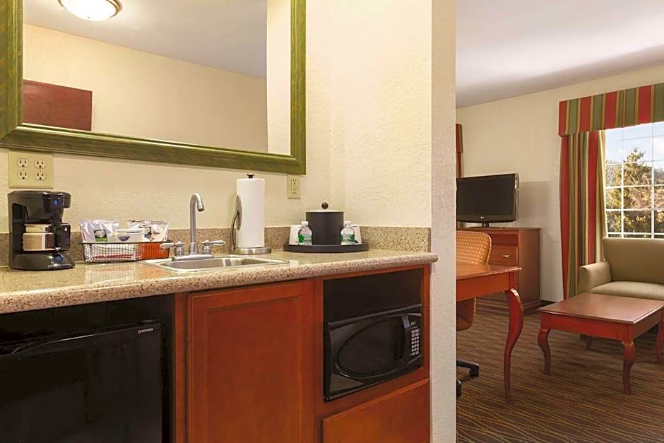 Hampton Inn By Hilton & Suites Greenfield